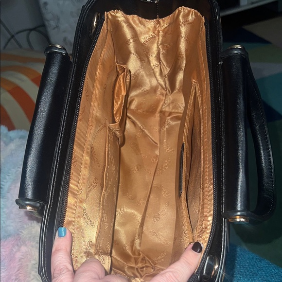 Italian leather - perfect for fall bag!🍁🍂🥬🍂🌱 - Picture 7 of 9